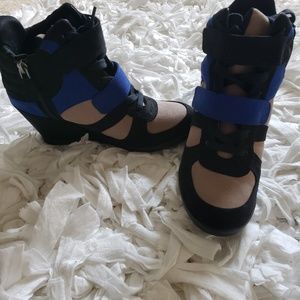 Simply Vera Vera Wedge Sneaker